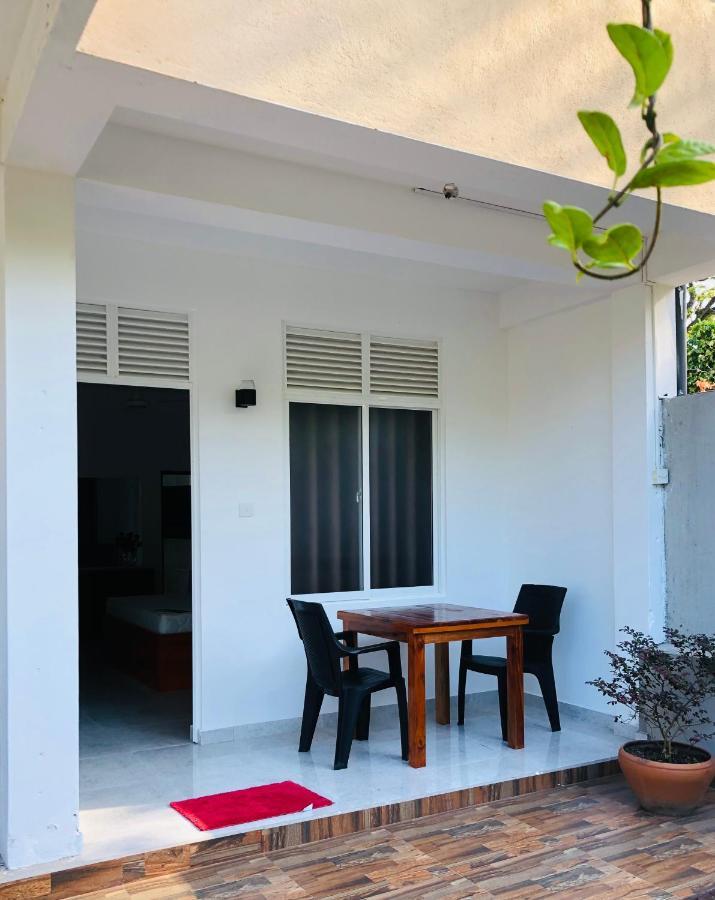Senarathna Guest House เวลิกามา ภายนอก รูปภาพ