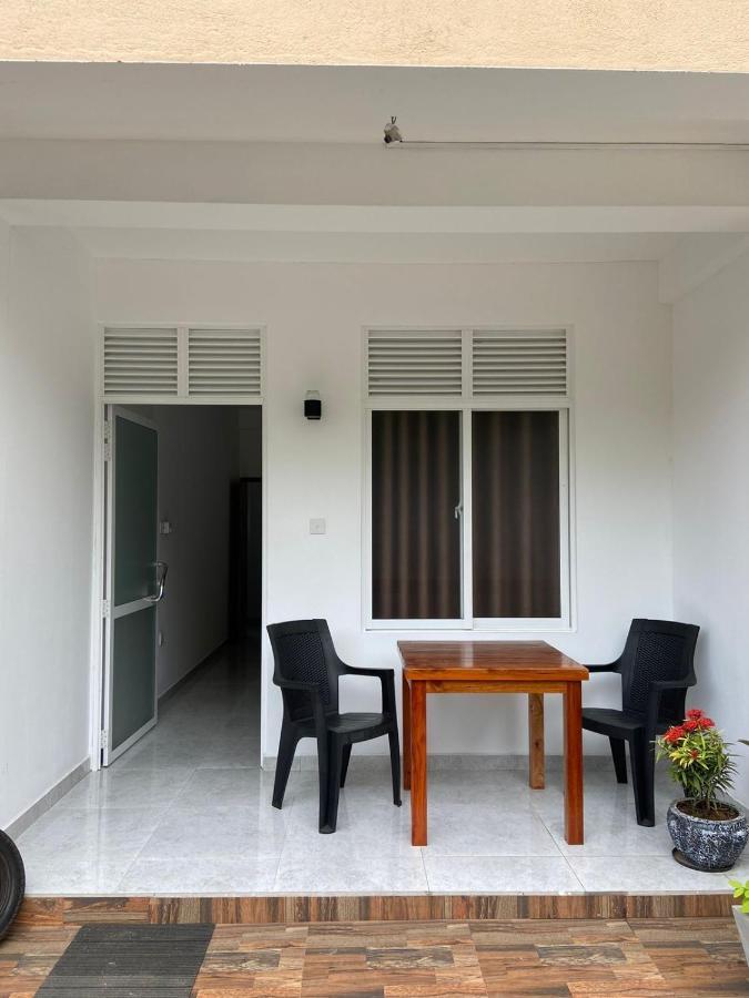 Senarathna Guest House เวลิกามา ภายนอก รูปภาพ