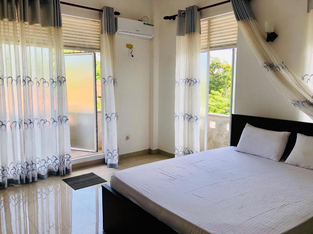 Senarathna Guest House เวลิกามา ภายนอก รูปภาพ